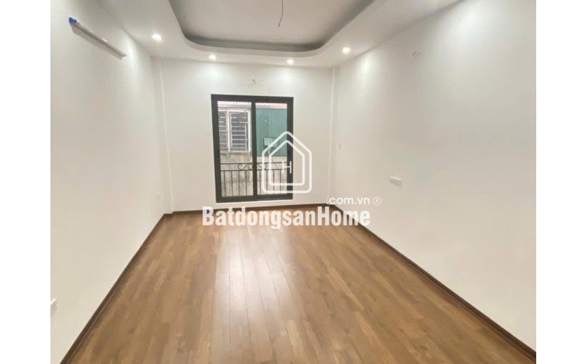 Bán nhà 35m², Hoàng Mai - 5.95 tỷ, 5 tầng, 3PN, 4WC, sổ đỏ