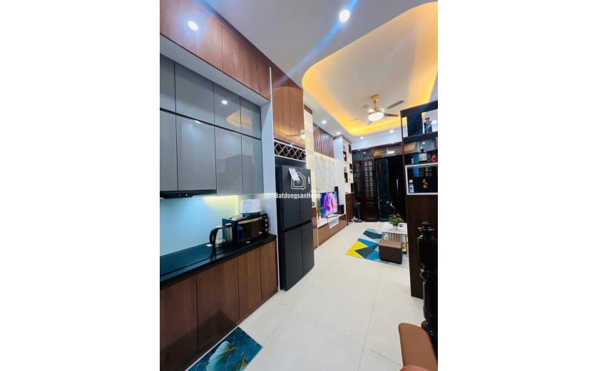 CỰC PHẨM KIM GIANG HOÀNG MAI, NHÀ ĐẸP NHƯ HOA HẬU 40M2*6T, Ô TÔ ĐỖ CỔNG, FULL NỘI THẤT, CHỈ 6.8 TỶ.