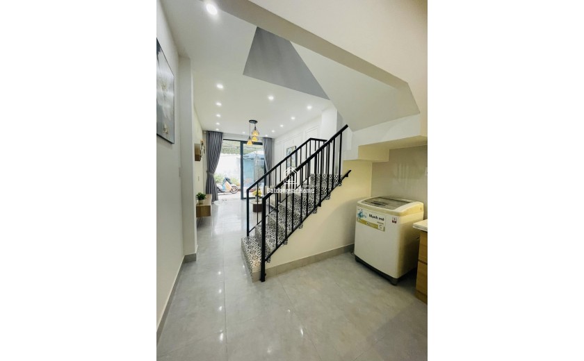 ♪ Nhà Kiệt Hoàng Diệu thông Núi Thành, 31m2, 2.5 tầng, 2.35 tỷ