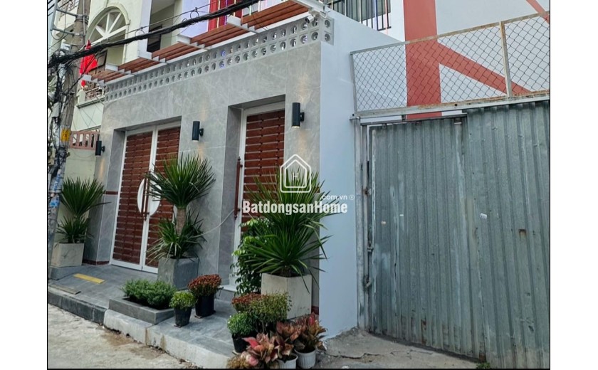 Bán 240m2 đất Cổ Nhuế, ô tô đỗ cửa, ngõ thông, có thể phân lô, giá 27.9 tỷ