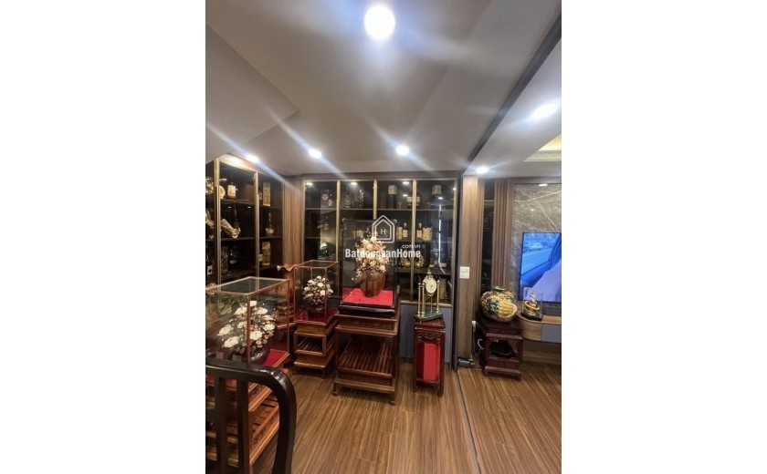 Bán nhà Bồ Đề 45m2* 5 tầng * 8.9 tỷ, full nội thất, view hồ