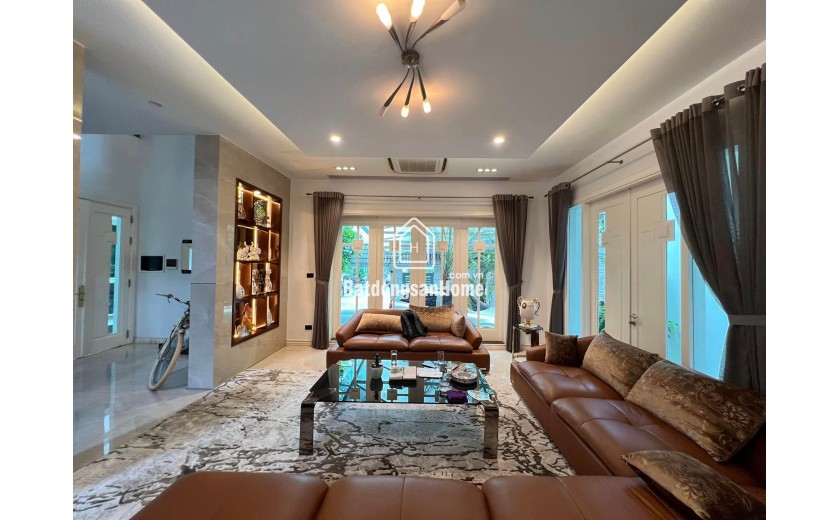 ĐẲNG CẤP XA HOA LỘNG LẪY-Biệt thự Vườn Đào Lạc Long Quân 203m/4Tầng,MT 15m 99Tỷ