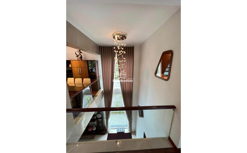 ĐẲNG CẤP XA HOA LỘNG LẪY-Biệt thự Vườn Đào Lạc Long Quân 203m/4Tầng,MT 15m 99Tỷ
