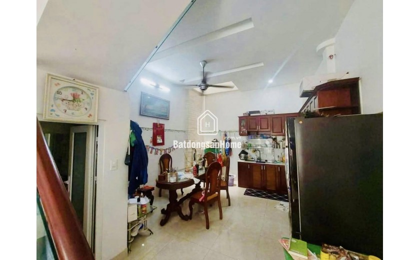 TÂY THẠNH - HXH 4C ĐỖ CỬA -SẴN DÒNG TIỀN - 3 TẦNG -3PN - 42M NỞ HẬU NHỈNH 4 TỶ
