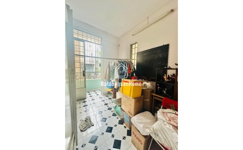 Nhà Đường 3 tháng 2 Phường 12 Quận 10.
