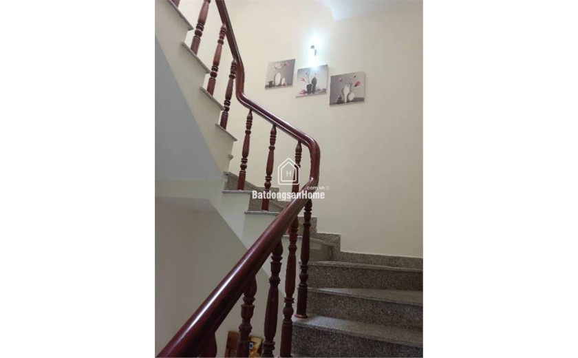 Bán nhà mặt phố Q.9, 70m2, 4 tầng, 5.8 tỷ, sổ đỏ