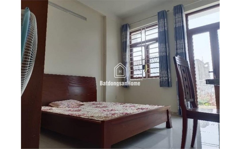 Bán nhà mặt phố Q.9, 70m2, 4 tầng, 5.8 tỷ, sổ đỏ