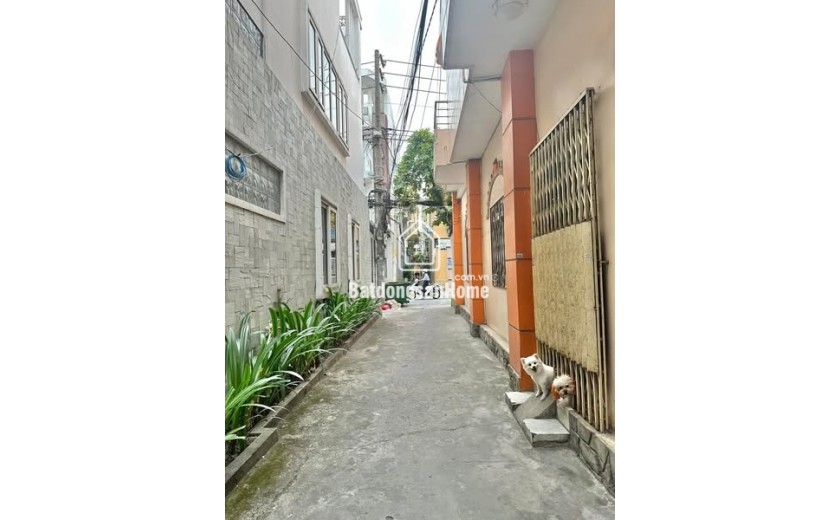 Nhà Đường 3 tháng 2 Phường 12 Quận 10.