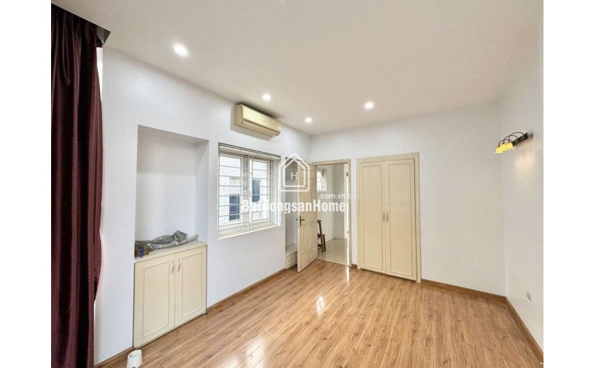 Chỉ hợp với ai thích nhà lô góc, bán nhà Ngô Gia Tự, đường ô tô tránh, gara, 43m2 chỉ 9.05 tỷ