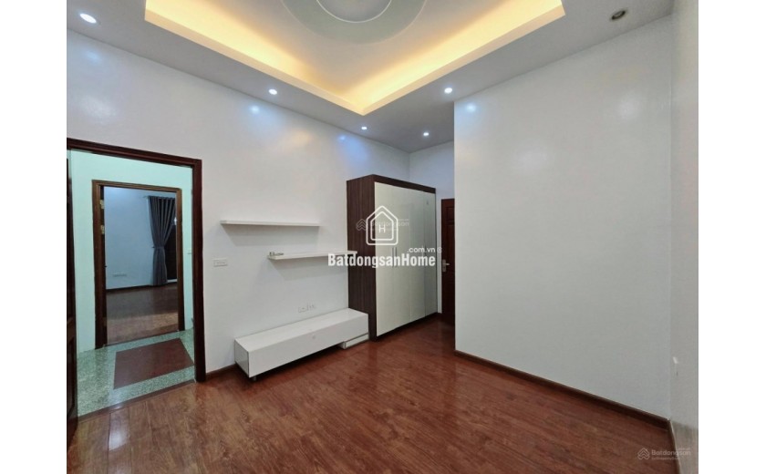 Bán gấp. 50m2 ,4 tầng - Trần Cung. đầy đủ nội thất sang trọng , trước nhà ngõ rộng. nhỉnh 9 tỷ