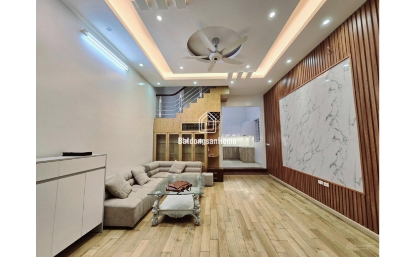 Bán gấp. 50m2 ,4 tầng - Trần Cung. đầy đủ nội thất sang trọng , trước nhà ngõ rộng. nhỉnh 9 tỷ