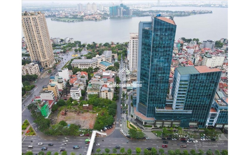 Bán nhà mặt phố trục chính liên kết các quận Tây Hồ, Ba Đình, Cầu Giấy, mặt tiền 14m, gần 400m2 x 8 tầng có hầm.