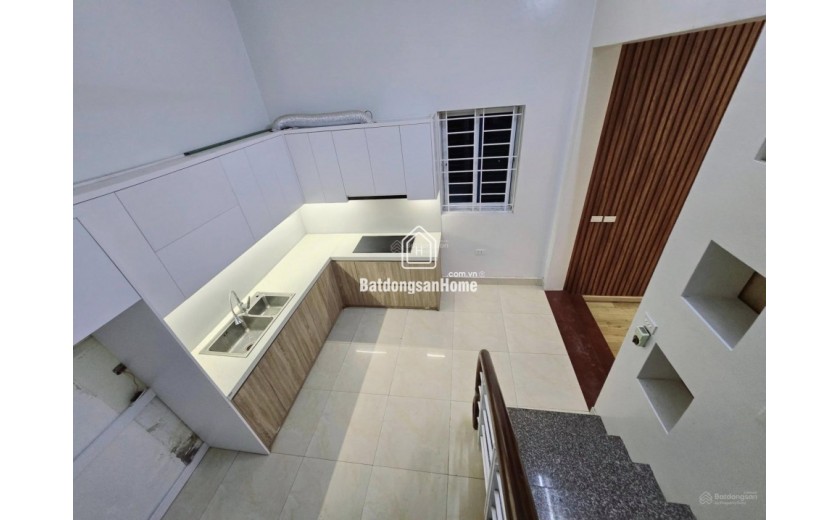 Bán gấp. 50m2 ,4 tầng - Trần Cung. đầy đủ nội thất sang trọng , trước nhà ngõ rộng. nhỉnh 9 tỷ