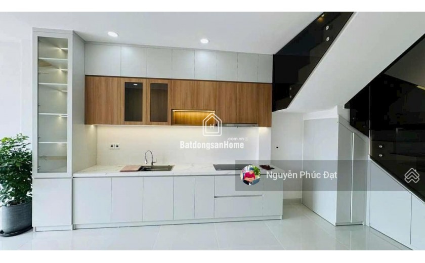 VCN Phước Long 2 nhà mới còn thơm mùi sơn giá 4 tỷ 950
