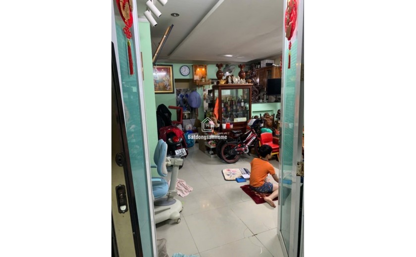♥ Nhà Kiệt Hoàng Diệu gần Nguyễn Văn Linh, 32m2, 2 tầng cứng sạch, sân rộng, 2.15 tỷ