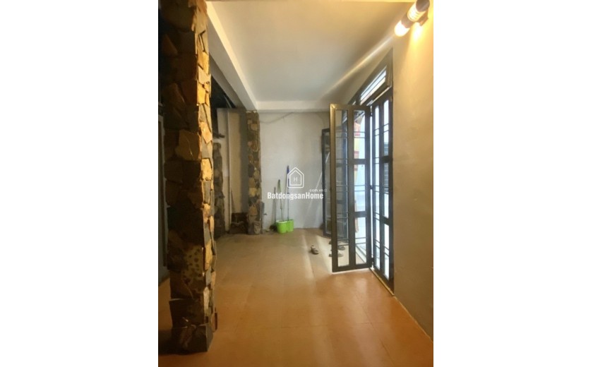 ♥ Nhà kiệt rộng gần đường Nguyễn Hoàng, 82.1m2, ngang 7m, Vuông, 2 tầng, sân rộng, 3.5 tỷ
