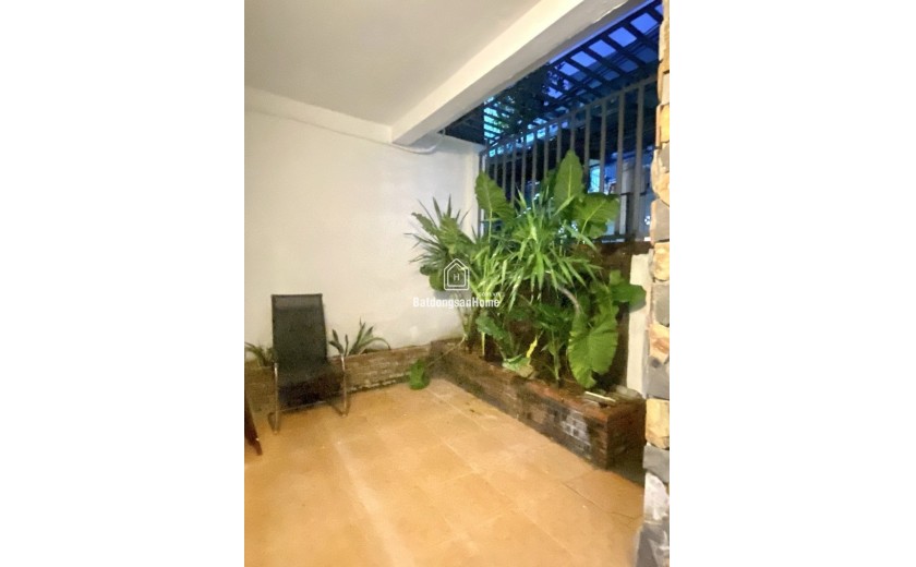 ♥ Nhà kiệt rộng gần đường Nguyễn Hoàng, 82.1m2, ngang 7m, Vuông, 2 tầng, sân rộng, 3.5 tỷ