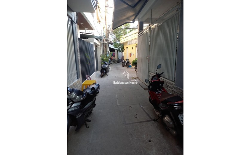 ♥ Nhà Kiệt Hoàng Diệu gần Nguyễn Văn Linh, 32m2, 2 tầng cứng sạch, sân rộng, 2.15 tỷ