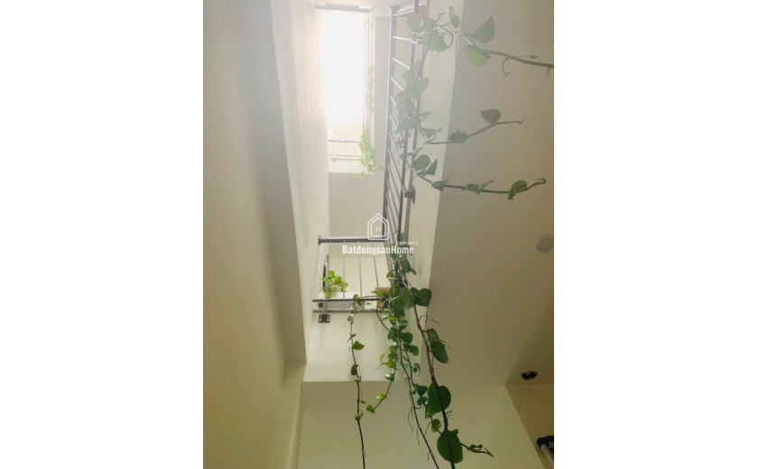 ♥ Nhà thẳng 25m ra MT Hoàng Diệu, 80m2, 3 tầng cứng, thoáng đẹp, 4.x tỷ