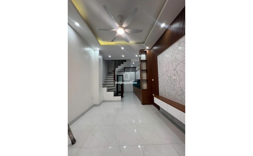 Bán Nhà Đẹp Phố Chợ Tản Đà Hà Đông 32m 5T mt 3.5 Ô tô dừng 2 thoáng vĩnh viễn. 20m tới bệnh viện