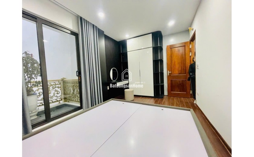 Bán nhà Phố Giảng Võ, Thiết Kế Hiện Đại, Nhà Mới Thang Máy, 40mx5T, Giá: 10 Tỷ, Lh: 0396935190.