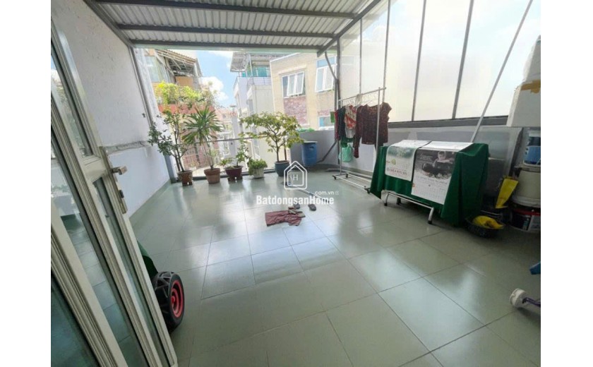 Bán nhà quận 10, Cách Mạng Tháng 8, 67m2, 4 tầng, căn góc, hẻm xe hơi, 15 tỷ