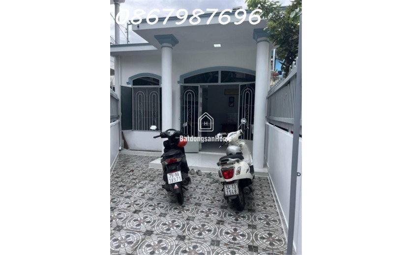 hãy nhanh tay sở hữu căn nhà riêng trên mặt đường 2/4, Phường Vạn Thạnh, Nha Trang - giá 2,68 tỷ VND