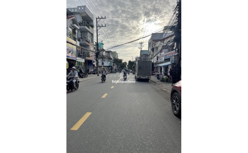 Mặt tiền kinh doanh kim cương -ngay ngã tư trung tâm Hải Châu -Giá chỉ 10 tỷ.