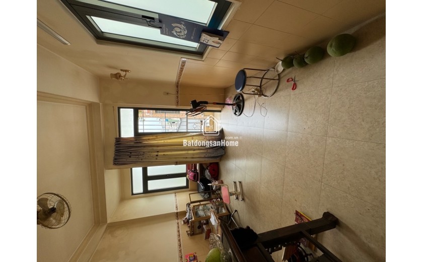 Chỉ 5 tỏi có ngay Nhà 4 tầng BTCT - CÁCH MẠNG THÁNG 8 - 34M2 - mặt tiền 4m