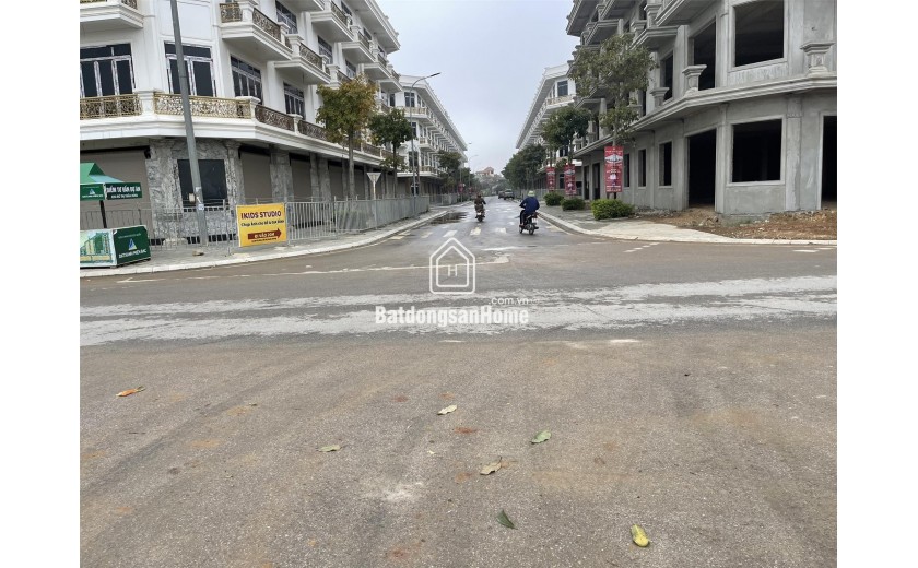 NHÀ 4 TẦNG, GIÁ 3 TỶ 250  (BAO SỔ).. BÀN GIAO NGAY, TP.THANH HÓA. LH: 0966 343 969