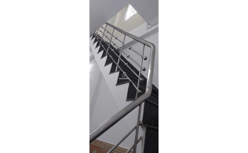♪ 1.x  tỷ Nhà kiệt Trần Cao Vân, gần trường Đinh Bộ Lĩnh, 30m2, 2.5 tầng cứng sạch, ở ngay
