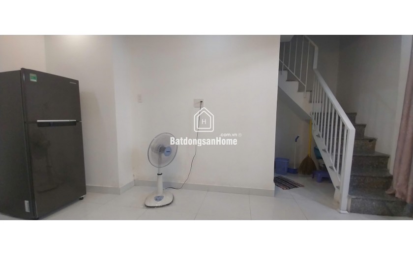 ♣ Nhà lô góc 50m ra MT Hoàng Diệu kiệt thông, khu Chợ Mới, 2 tầng, chắc đẹp ở ngay,  2.1 tỷ