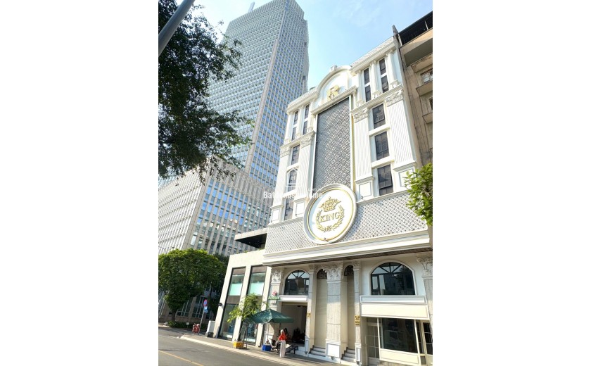 BÁN BUILDING NGAY VIETCOMBANK CÔNG TRƯỜNG MÊ LINH QUẬN 1