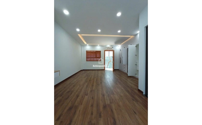 Bán nhaà HXH Nguyễn Thị Thập , Quận 7,dt
143m2 , 4 lầu ,ngang 5m chỉ 16,6 tỷ
