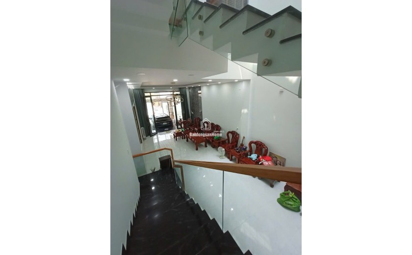 Bán nhaà HXH Nguyễn Thị Thập , Quận 7,dt
143m2 , 4 lầu ,ngang 5m chỉ 16,6 tỷ