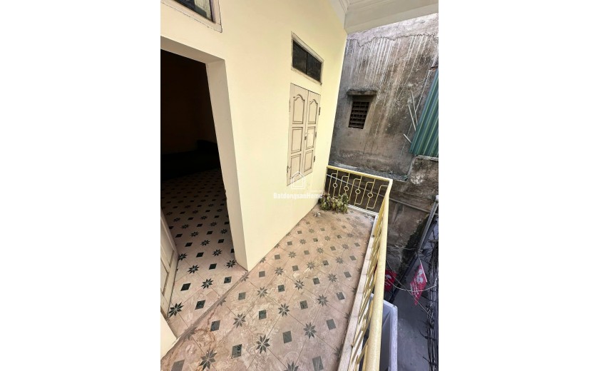 CHO THUÊ NHÀ TRẦN ĐẠI NGHĨA - GIÁ 11TR/THÁNG - diện tích 50m - 2 TẦNG 1 TUM