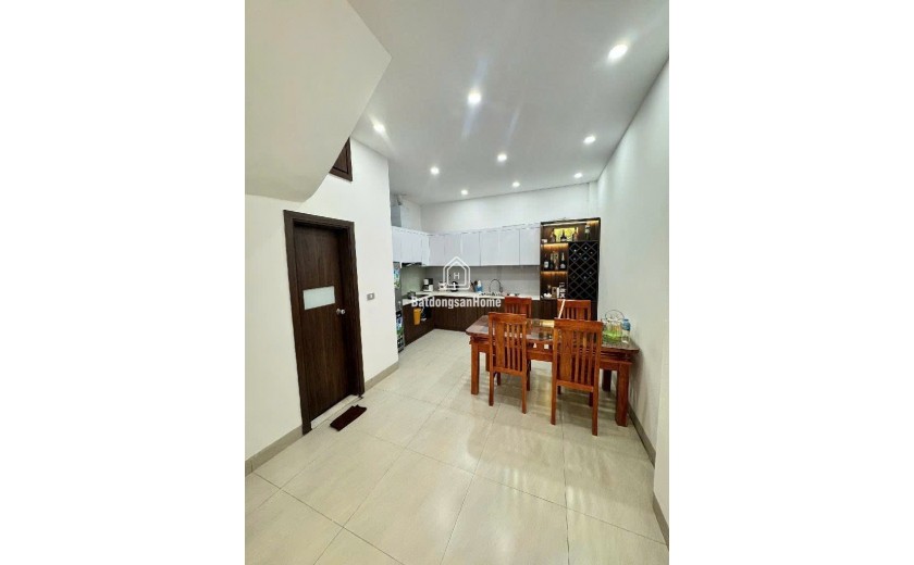 BÁN NHÀ NGUYỄN VĂN CỪ 35M2* 5 TẦNG* 6.5 TỶ, FULL NỘI THẤT