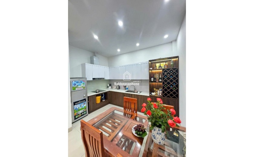 BÁN NHÀ NGUYỄN VĂN CỪ 35M2* 5 TẦNG* 6.5 TỶ, FULL NỘI THẤT