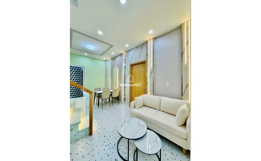 4.75 tỳ- 44m2- bán nhà 2 tầng mới full NT- 4PN ngay ngã 5 Bình Hòa- Nơ Trang Long