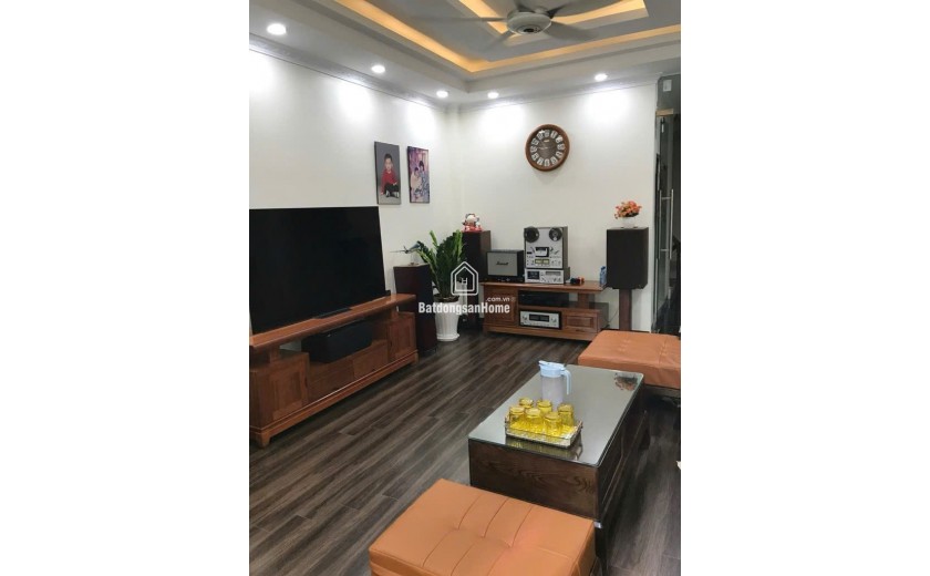 SIÊU PHẨM Á HẬU BỒ ĐỀ LONG BIÊN 
89m2 x 7 TẦNG 
GIÁ 30.9 TỶ. ( CÓ THƯƠNG LƯỢNG)