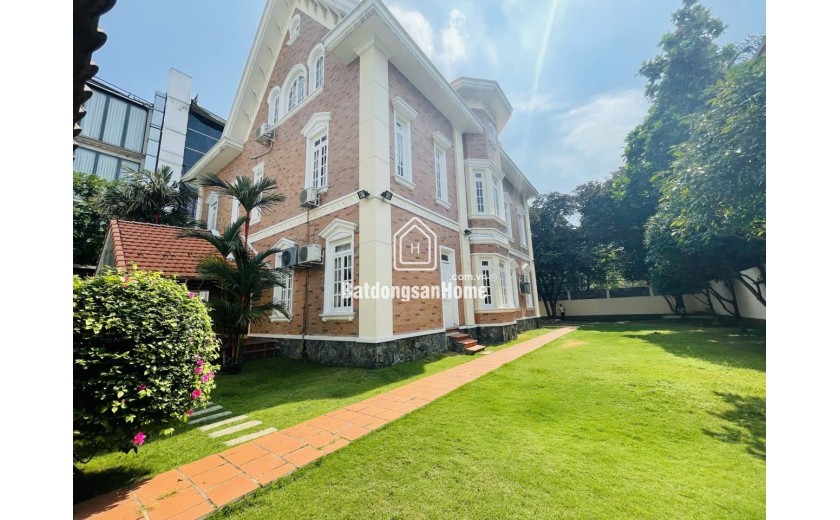 Bán Siêu Biệt Thự Thảo Điền Quận 2 , 725 m2 , 
3 lầu, 5PN 3 sao giá 120 tỷ