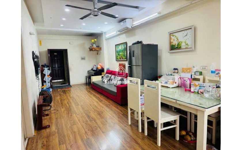 Bán căn chung cư sổ đỏ cất két vị trí trung tâm KĐT Sài Đồng rộng 66m 2 ngủ giá 2 tỷ 8