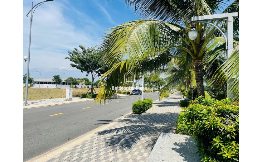 ĐẤT NỀN CÓ SỔ SẴN ĐỐI DIỆN ECO RETREAT ĐÓN ĐẦU SÓNG ĐẦU TƯ,CÔNG CHỨNG TRONG NGÀY