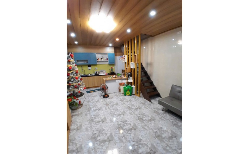 ► Nhà Kiệt Trưng Nữ Vương, gần Lê Đình Thám, 50 m2, 2 tầng sạch đẹp, sân rộng, 2.2 tỷ