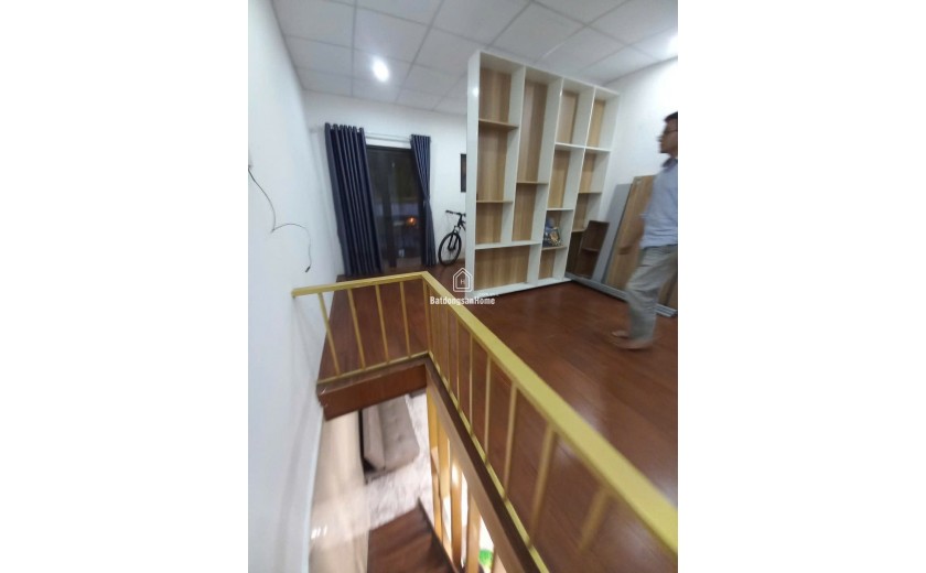 ► Nhà Kiệt Trưng Nữ Vương, gần Lê Đình Thám, 50 m2, 2 tầng sạch đẹp, sân rộng, 2.2 tỷ