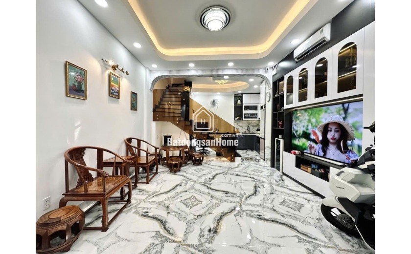 Nhà mặt tiền trải nhựa-  xe 16 chỗ thông - Tiện kinh doanh đa ngành - 40m2 - 4 tầng - 4PN - thiết kế sang trọng - chỉ nhỉn 9 tỷ