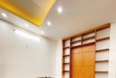 Phố Trạm,Long Biên DT30m2 x mt6m gần TTTM AEON giá chỉ 5.2 tỷ