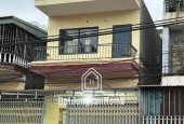 Cho thuê nhà 2 tầng, diện tích đất 89m2 (03 phòng ngủ), mặt tiền 5.7m, đường 3 ô tô tránh, khu Phúc Lợi, Long Biên