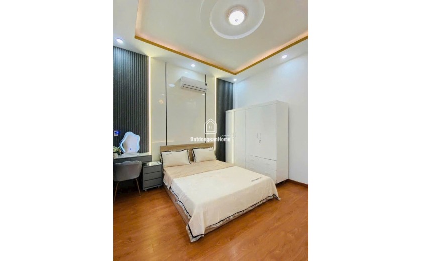 NHÀ 3 TẦNG MẶT TIỀN KHỦNG 8M - GẦN BÊN ĐƯỜNG PHẠM VĂN ĐỒNG TP.THỦ ĐỨC - GIÁ CHỈ 16.XX