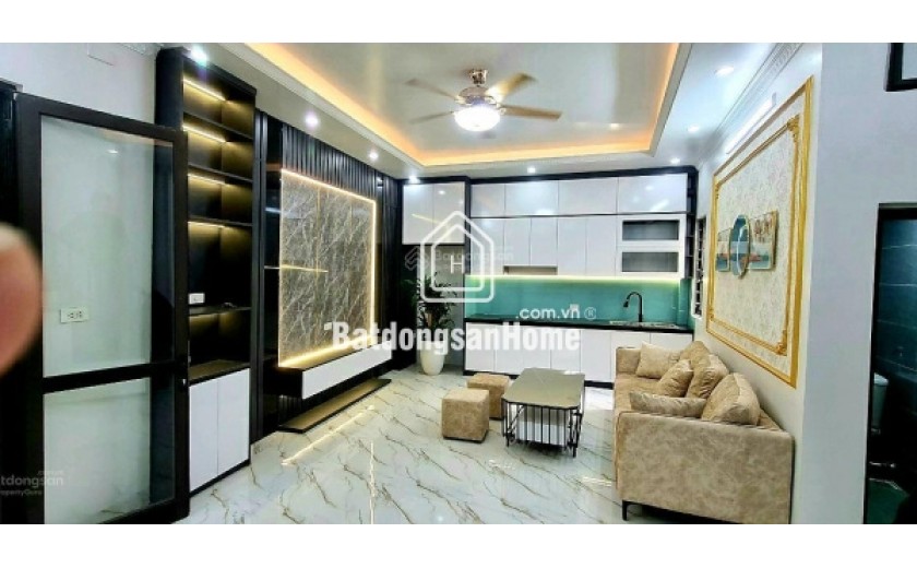 Bán nhà La Thành ngõ thông, 37m2 mặt tiền rộng, 5 tầng giá chỉ 4,4 tỷ rất hiếm
